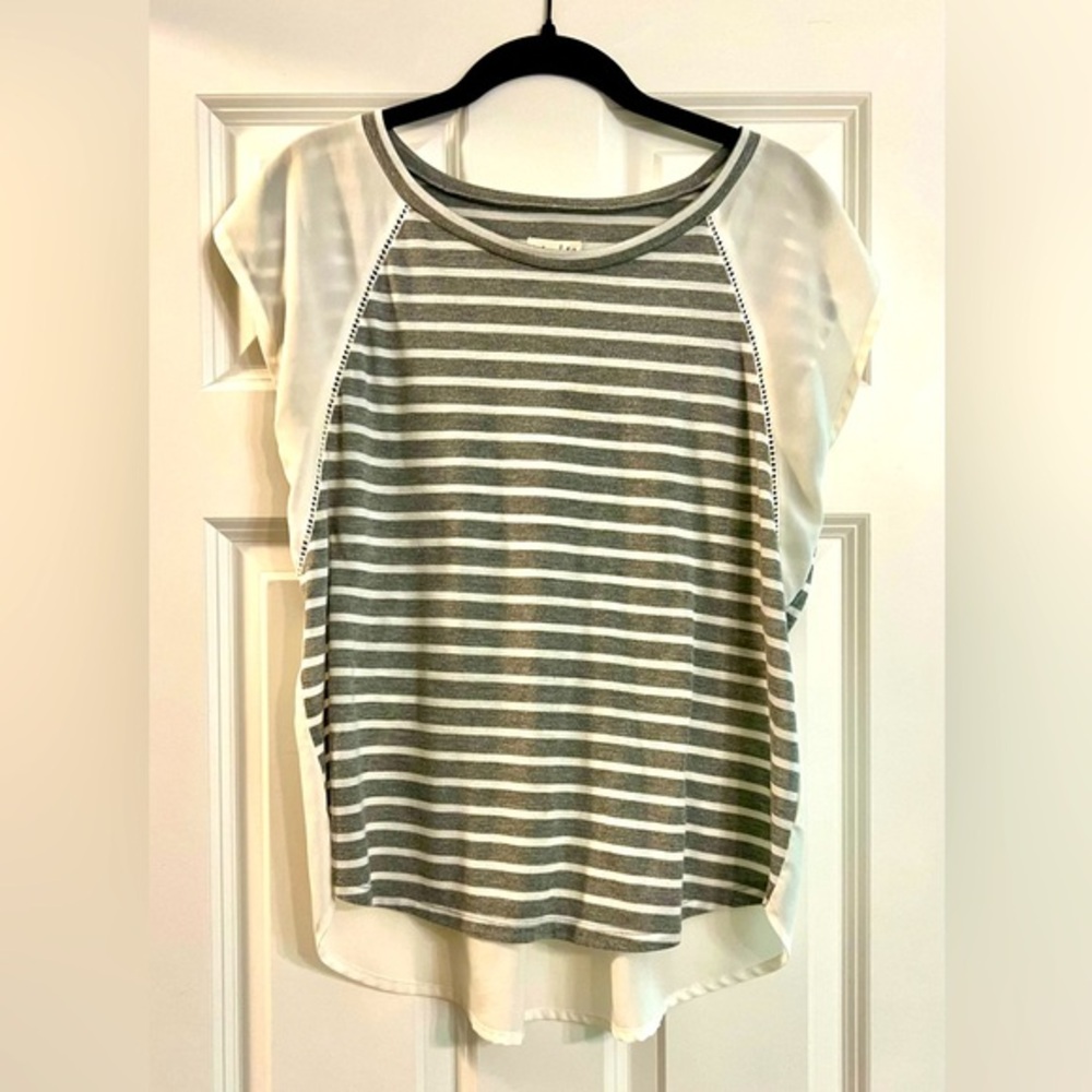 Maison Jules Grey White Combo Fabric Cap Sleeve Shirt. Medium